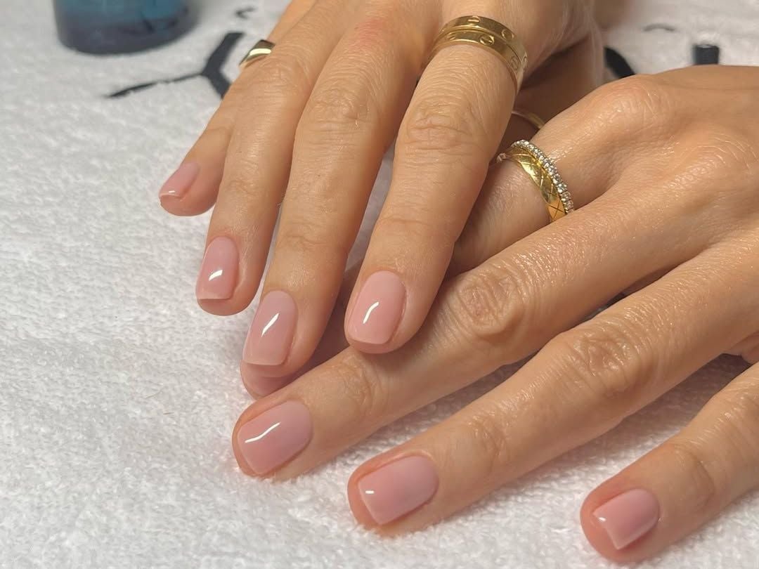 Sheer Nude Pink Glossy Short Almond Nails, Everyday Version Sheer Nude Pink Glossy Short Almond Nails, Everyday Version — Low Maintenance Nails
