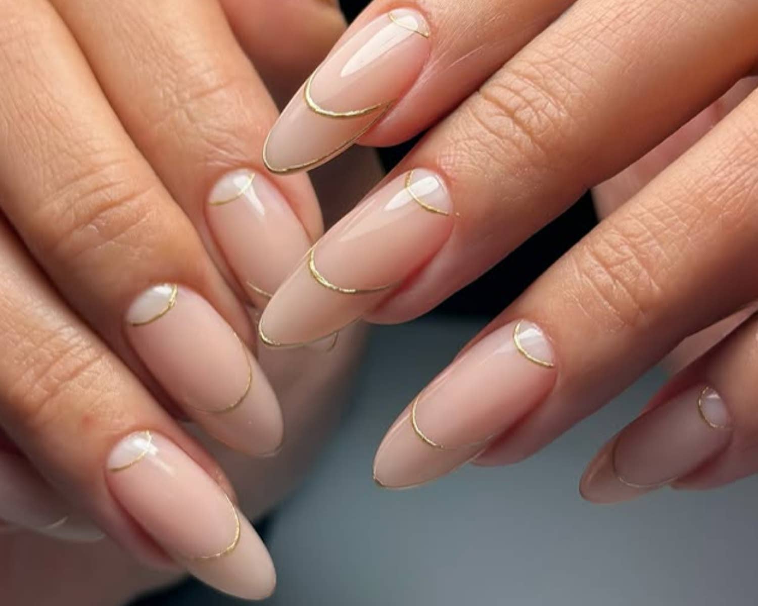 Sheer Nude Gold Line Art Medium Almond Nails Sheer Nude Gold Line Art Medium Almond Nails — Medium Nails