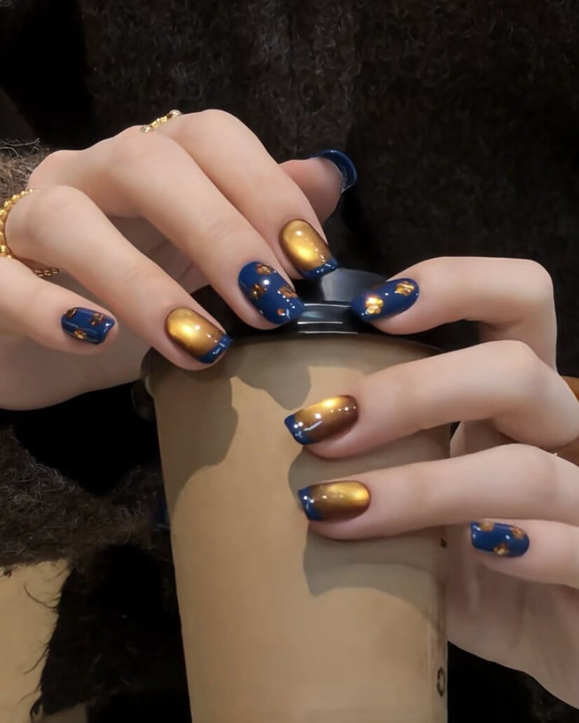 Navy Blue Golden Cat-Eye Square Nails Navy Blue Golden Cat-Eye Square Nails — Medium Nails