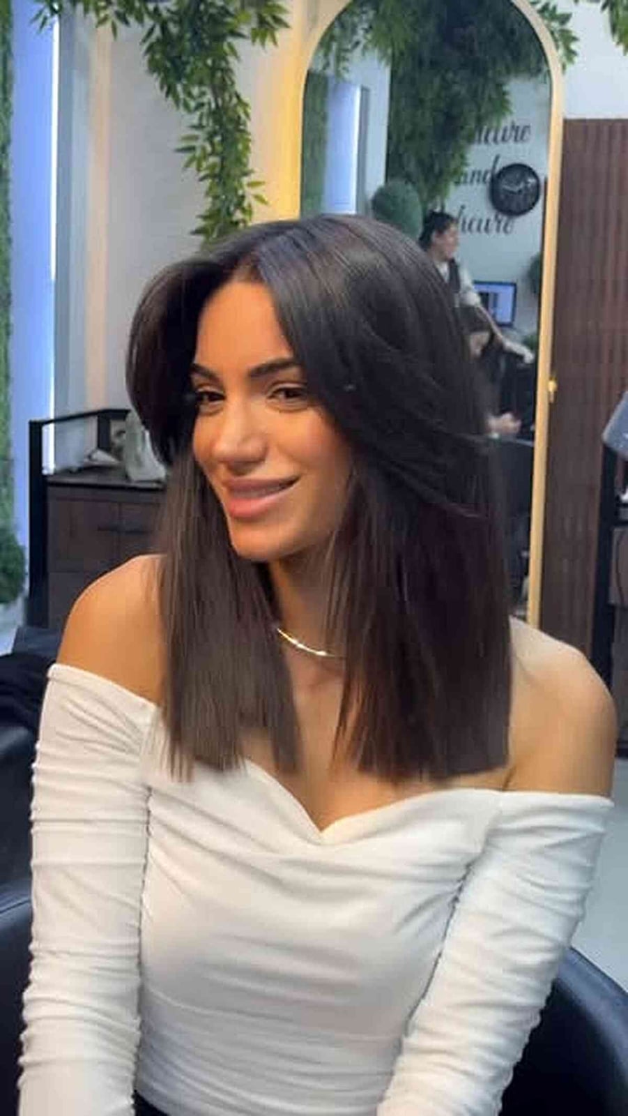 Collarbone Blunt Cut With Straight Ends Collarbone Blunt Cut With Straight Ends — Mid Length Haircuts