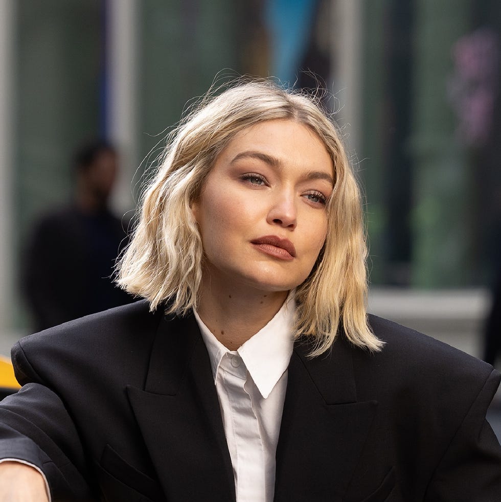 Collarbone Bob With Lived-In Texture Collarbone Bob With Lived-In Texture — Mid Length Haircuts