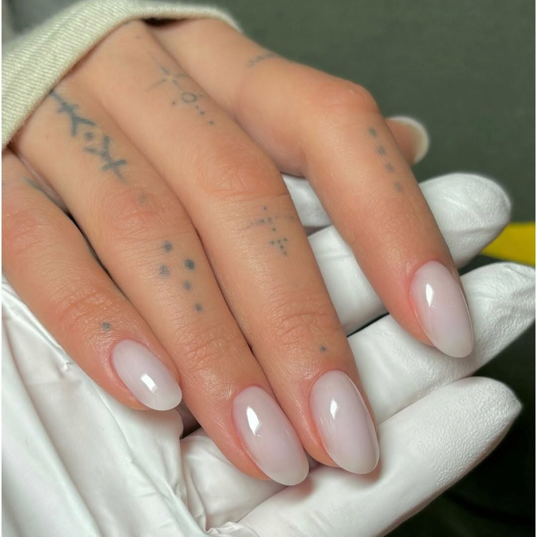 Milky White Gold Line Art Medium Almond Nails, Close-Up Take — Milky Nails