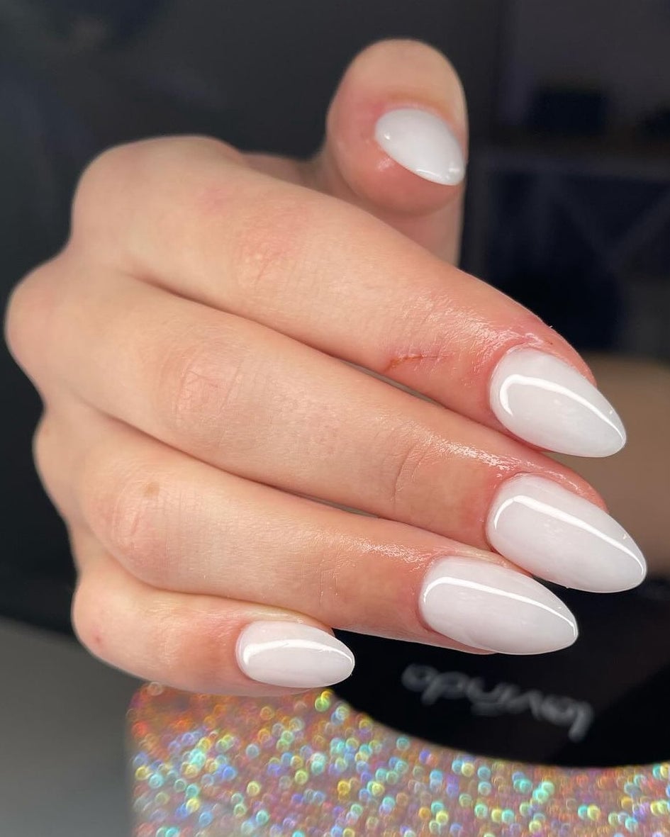 Translucent Milky White Medium Almond Translucent Milky White Medium Almond — Milky White Nails