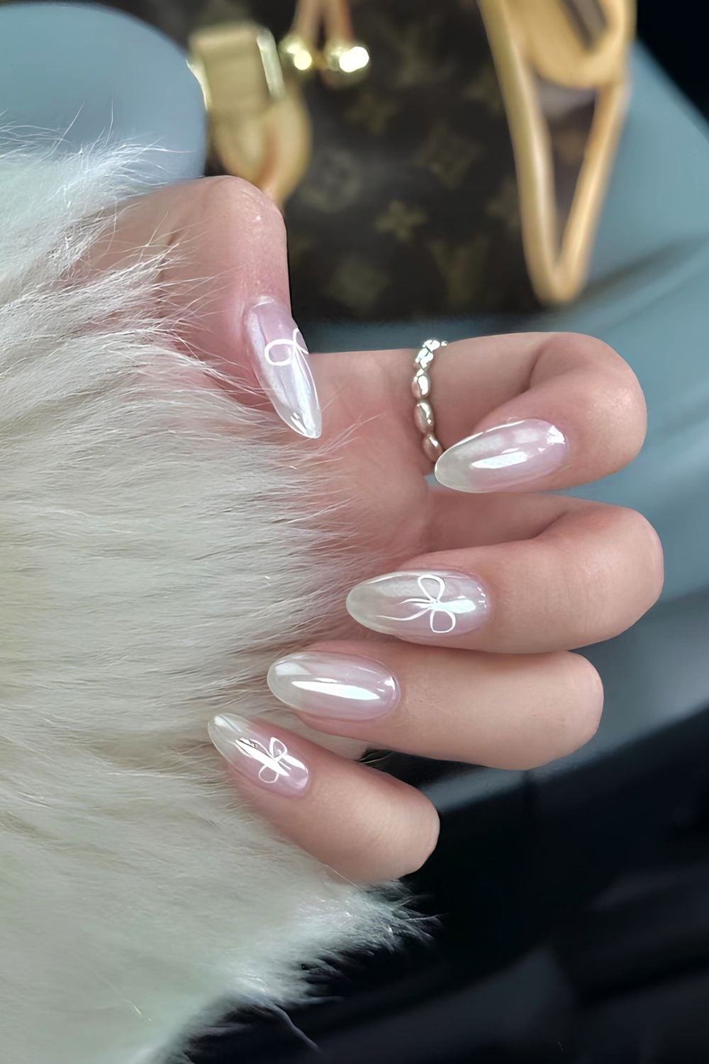 Milky White Bow Medium Almond Milky White Bow Medium Almond — Milky White Nails