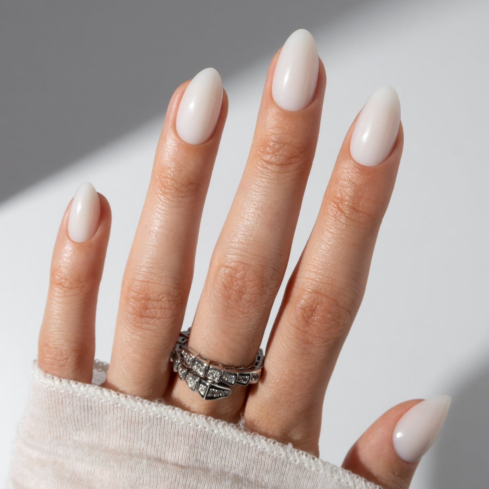 Opaque Milky White Short Almond Nails Opaque Milky White Short Almond Nails — Milky White Nails