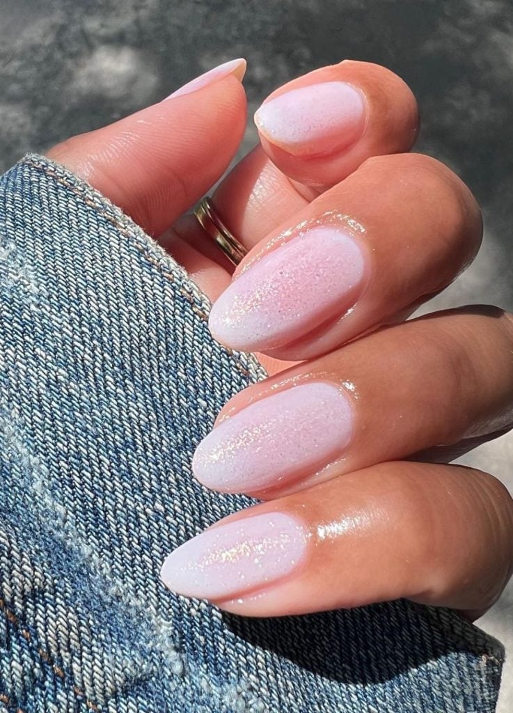 Milky Pink Shimmer Oval Medium Milky Pink Shimmer Oval Medium — Milky White Nails