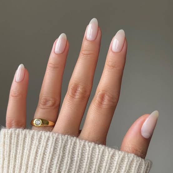 Sheer Pink Undertone Milky White Almond Sheer Pink Undertone Milky White Almond — Milky White Nails