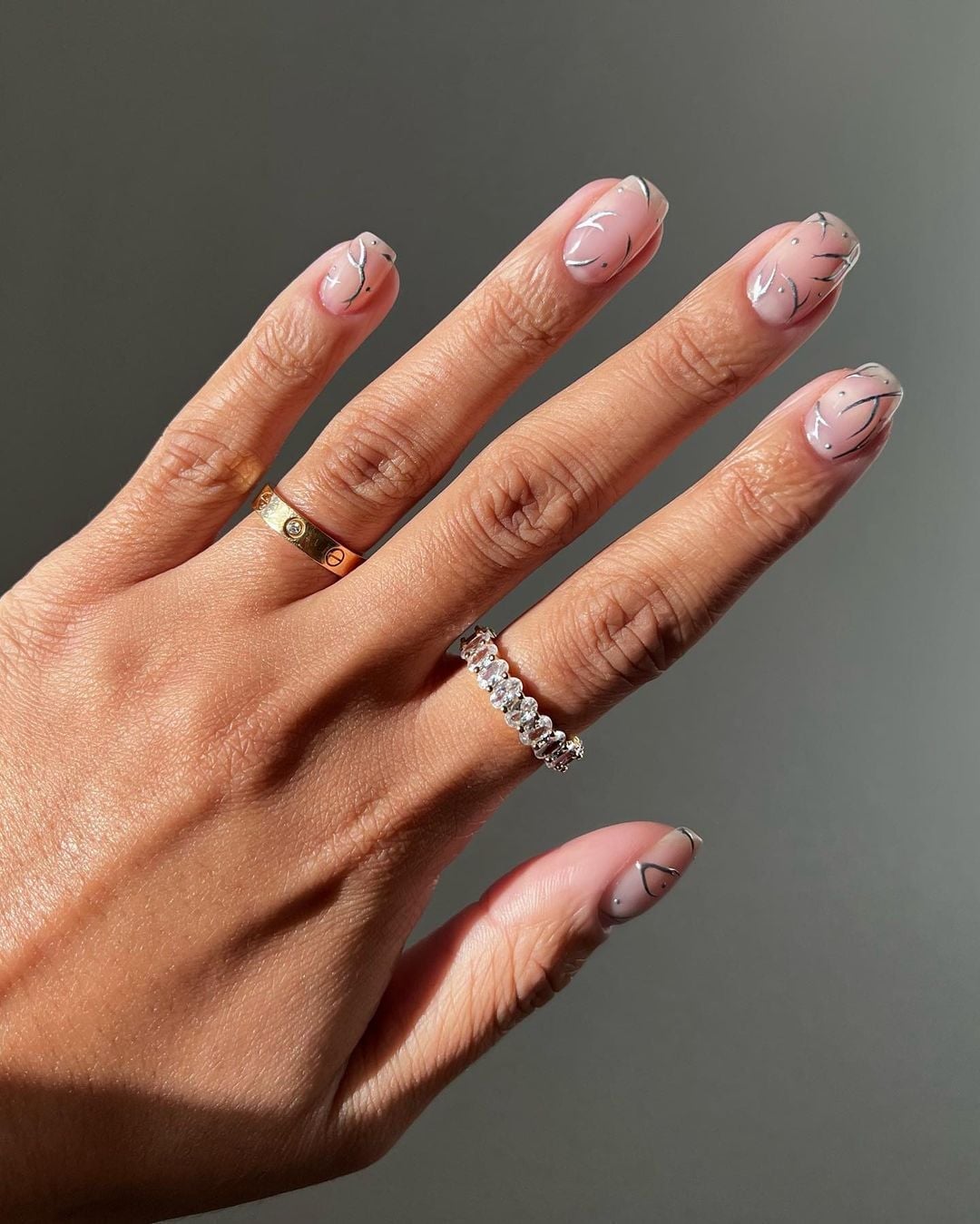 Short Almond Nails With Silver Lines and Dots — Minimalist Nails