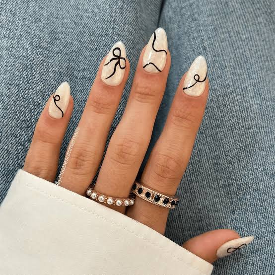Long Stiletto Nails With Abstract Black Lines — Minimalist Nails