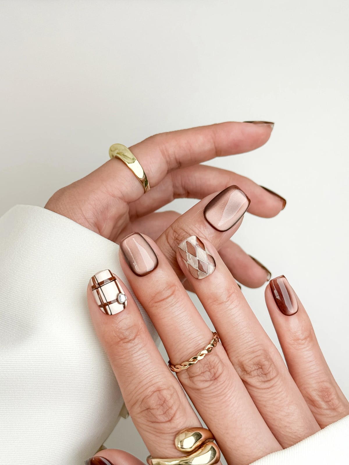 Geometric Pattern Short Square Nails — Mocha Nails