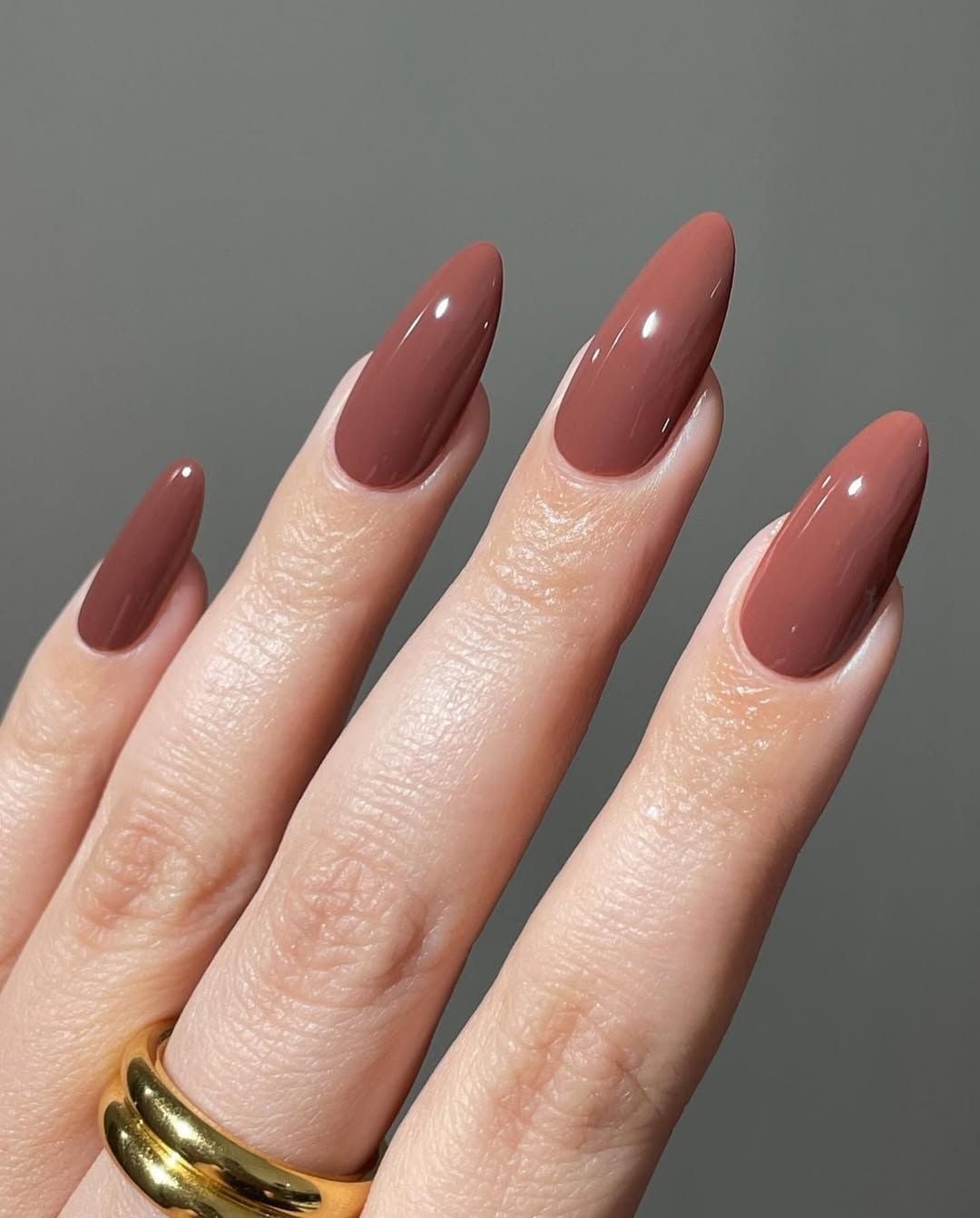 Rich Medium Brown Medium Almond Nails, Glossy — Mocha Nails