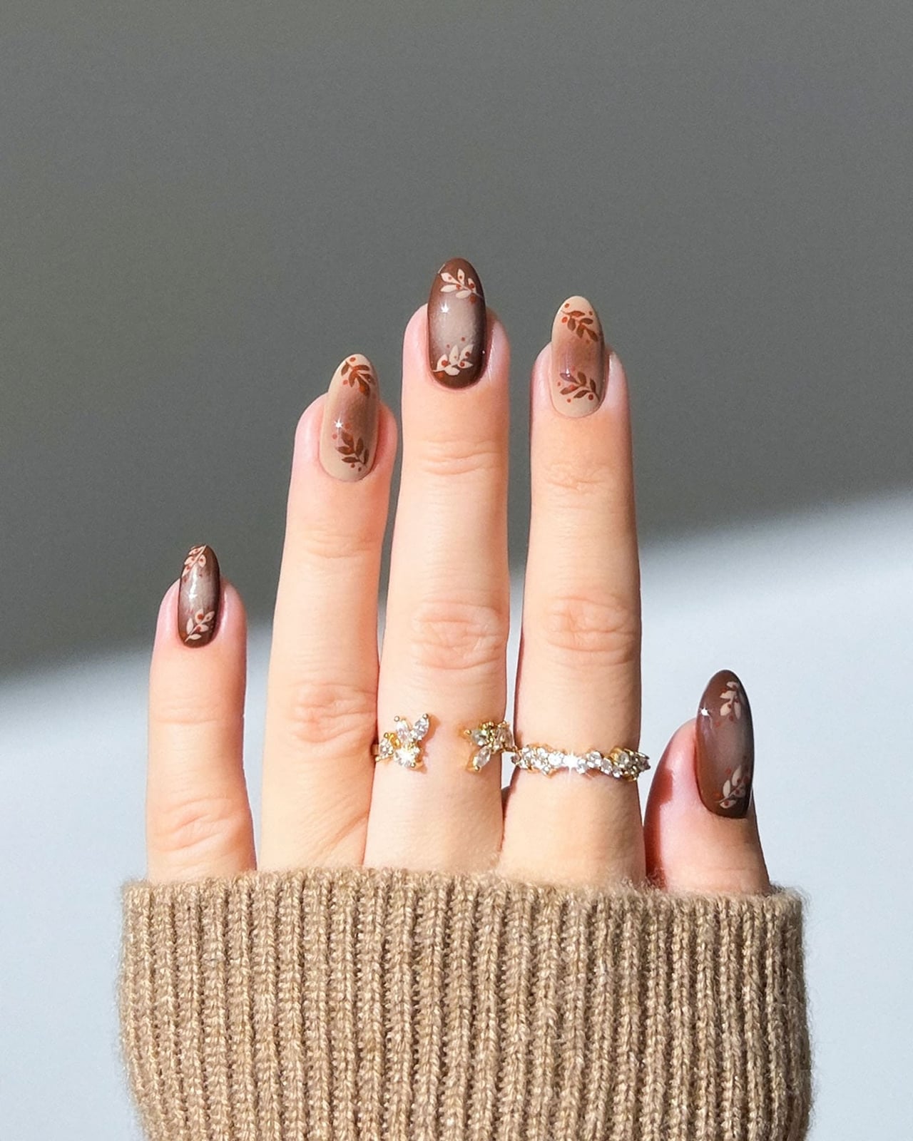 Beige Brown Gradient Matte Oval Nails — Mocha Nails