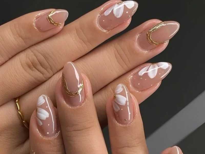 Nude White Floral Gold Accent Nails Nude White Floral Gold Accent Nails — Mom Nails