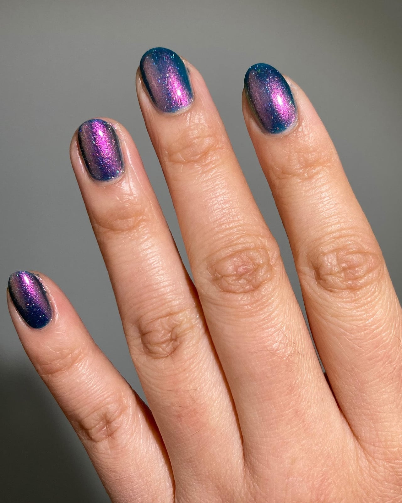 Sheer Nude Pink White Cat-Eye Short Oval — Nail Colors