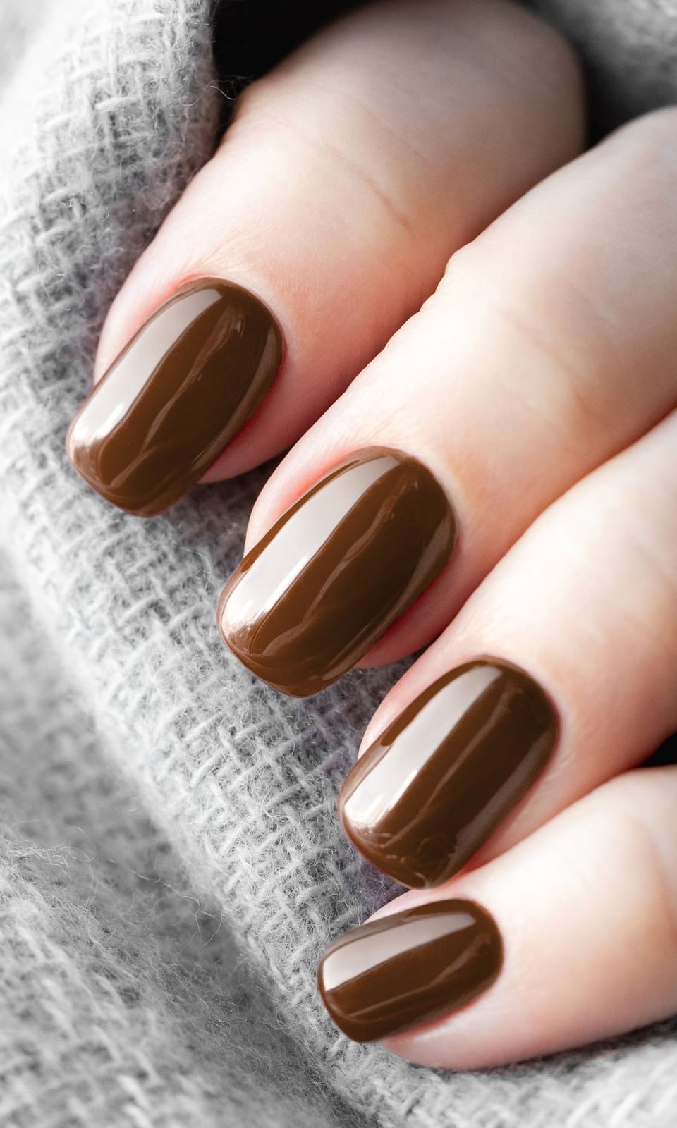 Light Gray Glossy with Silver Chrome Accent Short Almond — Nail Colors