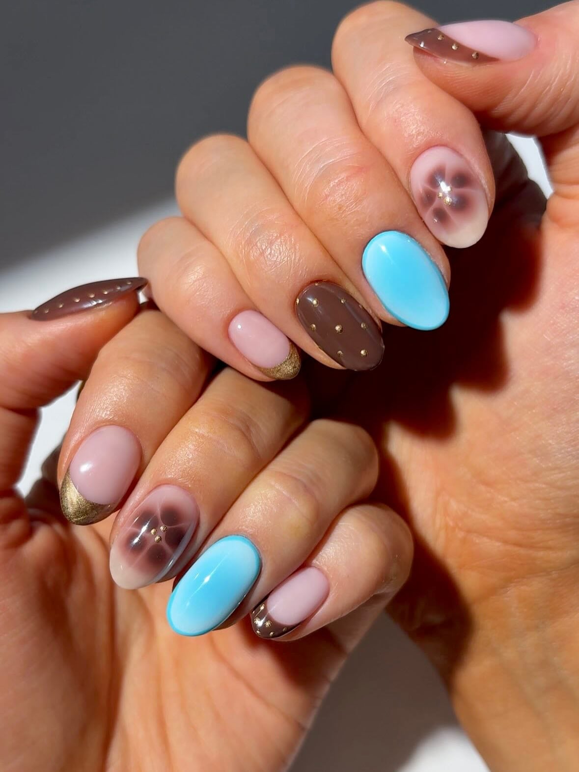 Metallic Shimmer Mixed Shades Medium Oval — Nail Colors