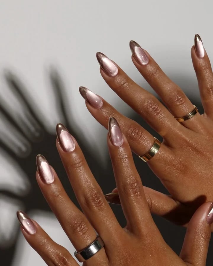 Rose Gold Chrome Cat Eye Almond Extensions Rose Gold Chrome Cat Eye Almond Extensions — Nail Extensions