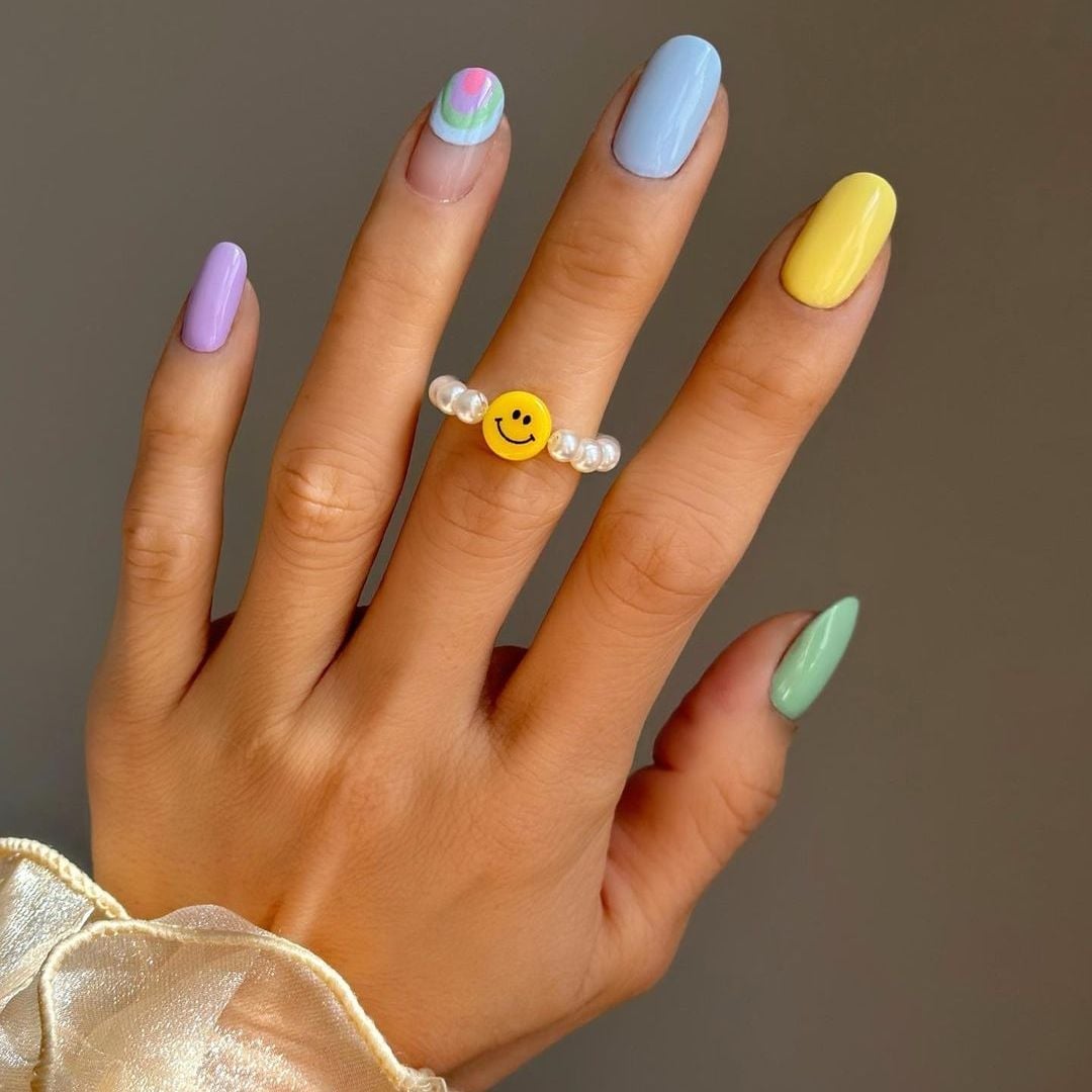 Pastel Multi-Color Short Oval Nails Pastel Multi-Color Short Oval Nails — Nail Shapes