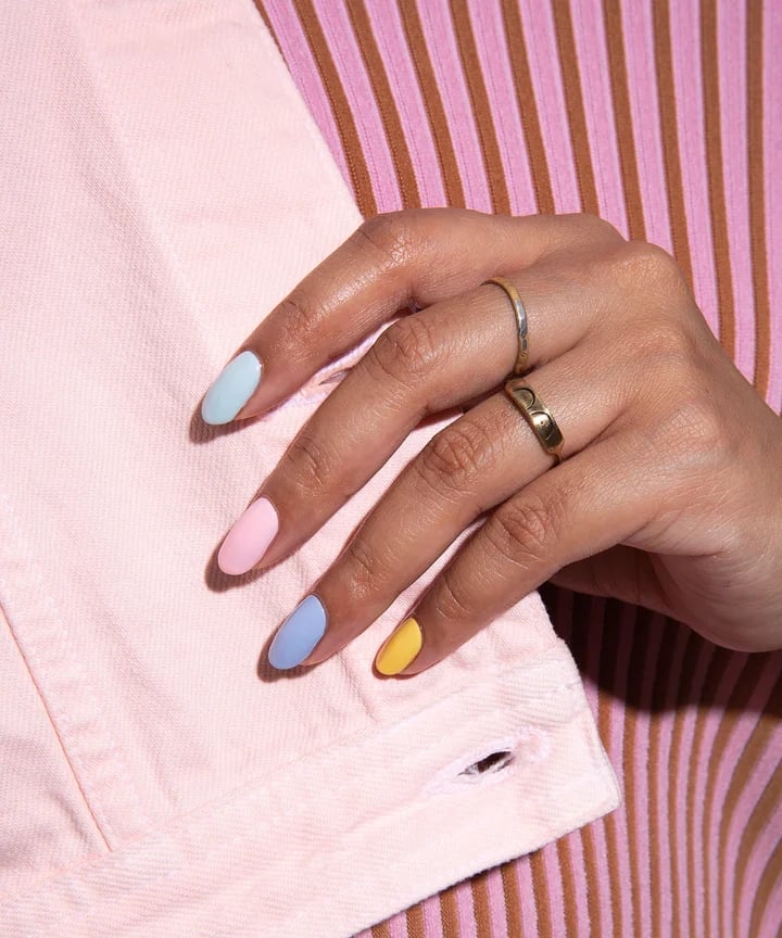Pastel Color Block Short Almond Nails, Close-Up Take Pastel Color Block Short Almond Nails, Close-Up Take — Nail Shapes