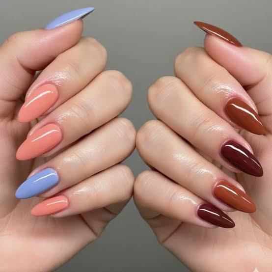 Gold Foil Accents Short Almond Nails Gold Foil Accents Short Almond Nails — Nails for Blondes