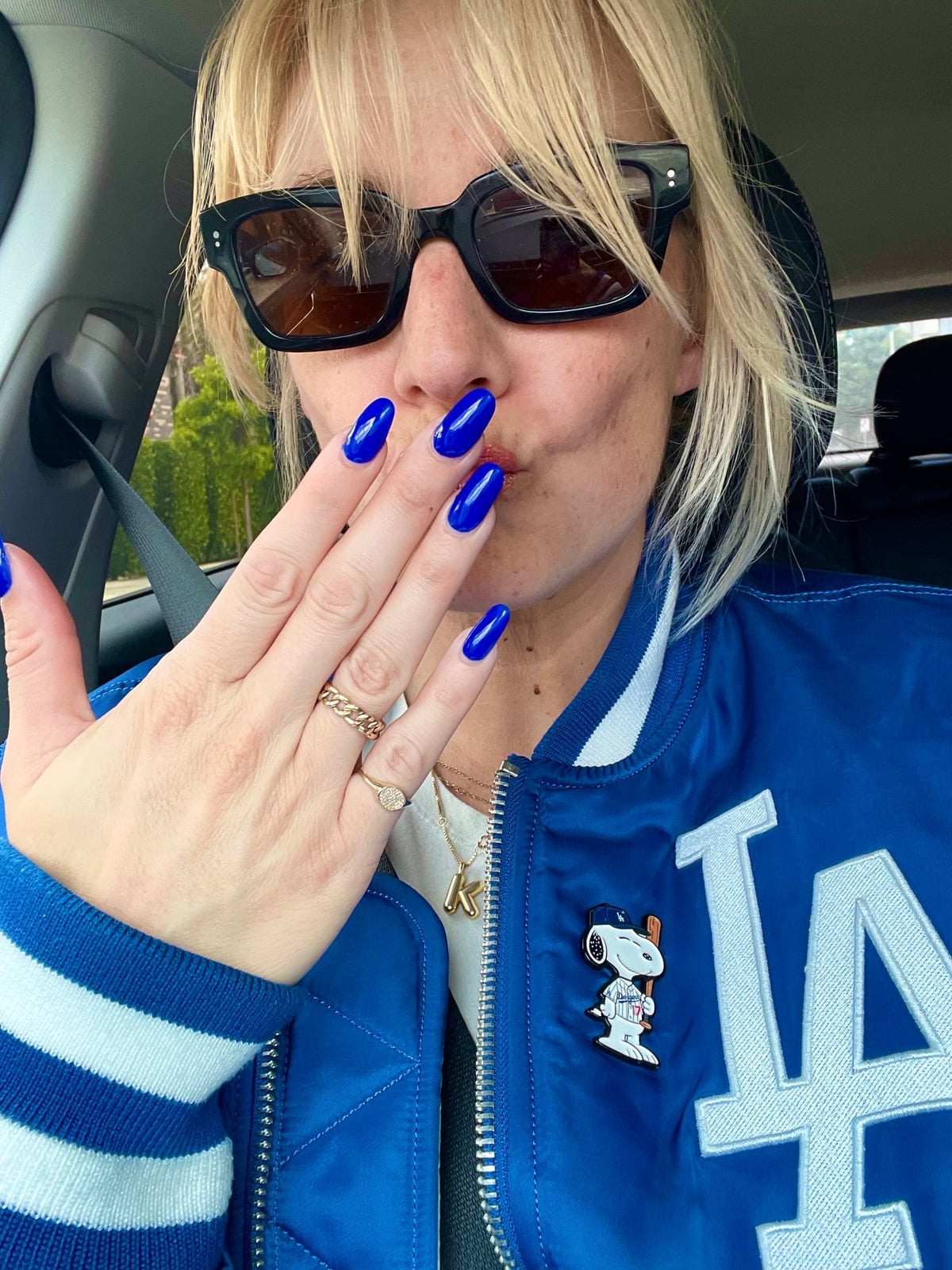 Vivid Blue Medium Oval Nails Vivid Blue Medium Oval Nails — Nails for Blondes