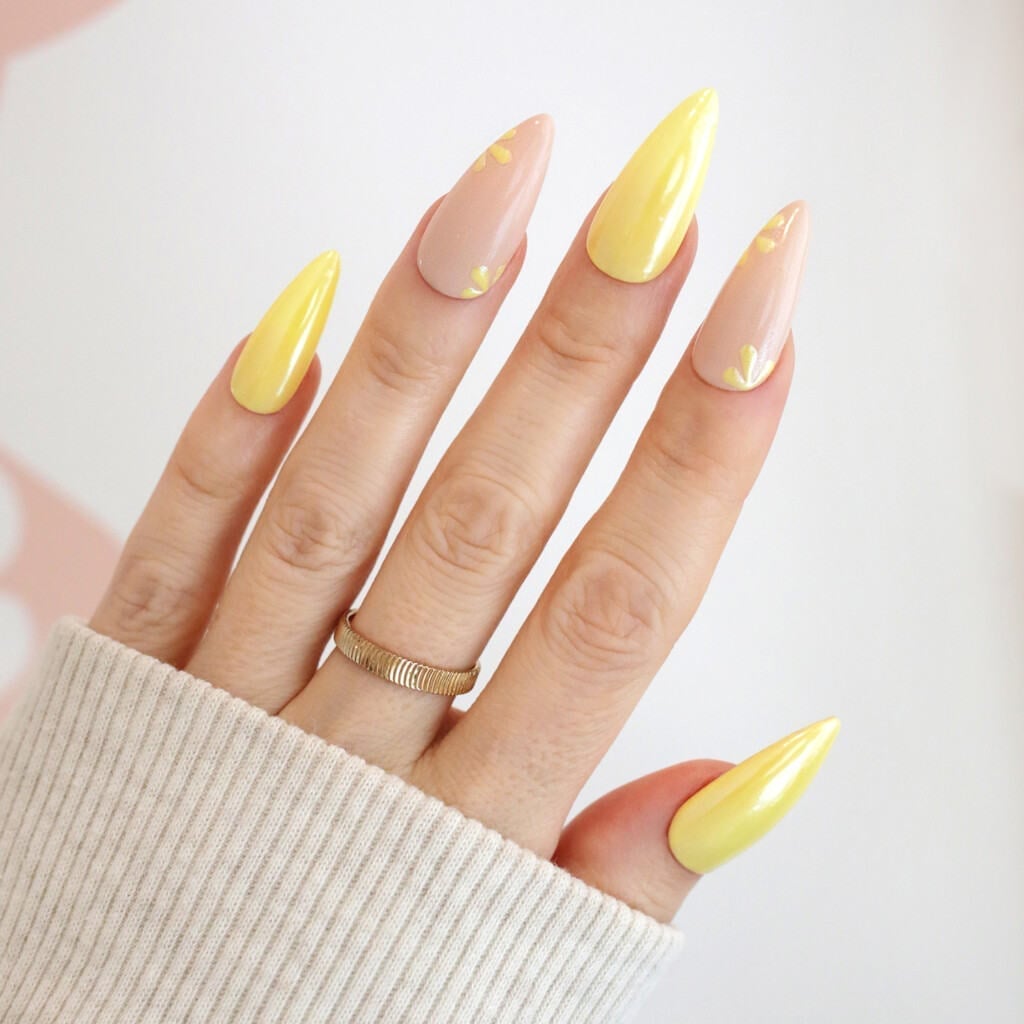 Yellow Heart Chrome Long Stiletto Nails Yellow Heart Chrome Long Stiletto Nails — Nails for Blondes