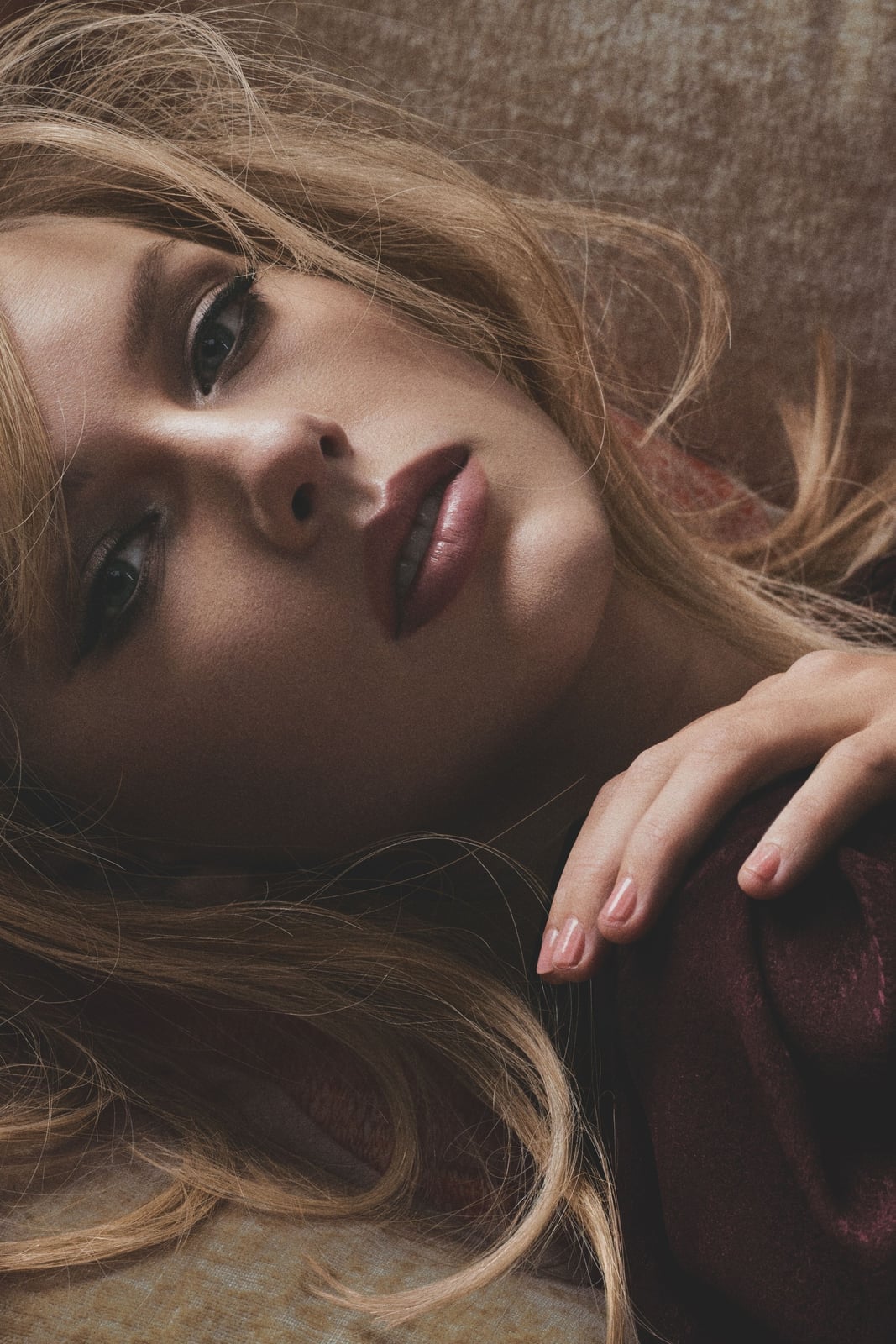 Classic French Short Almond Nails Classic French Short Almond Nails — Nails for Blondes