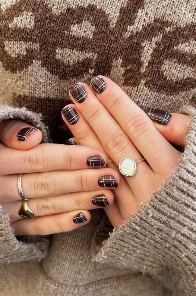 Dark Brown Plaid Short Square Nails Dark Brown Plaid Short Square Nails — Nails for Brunettes