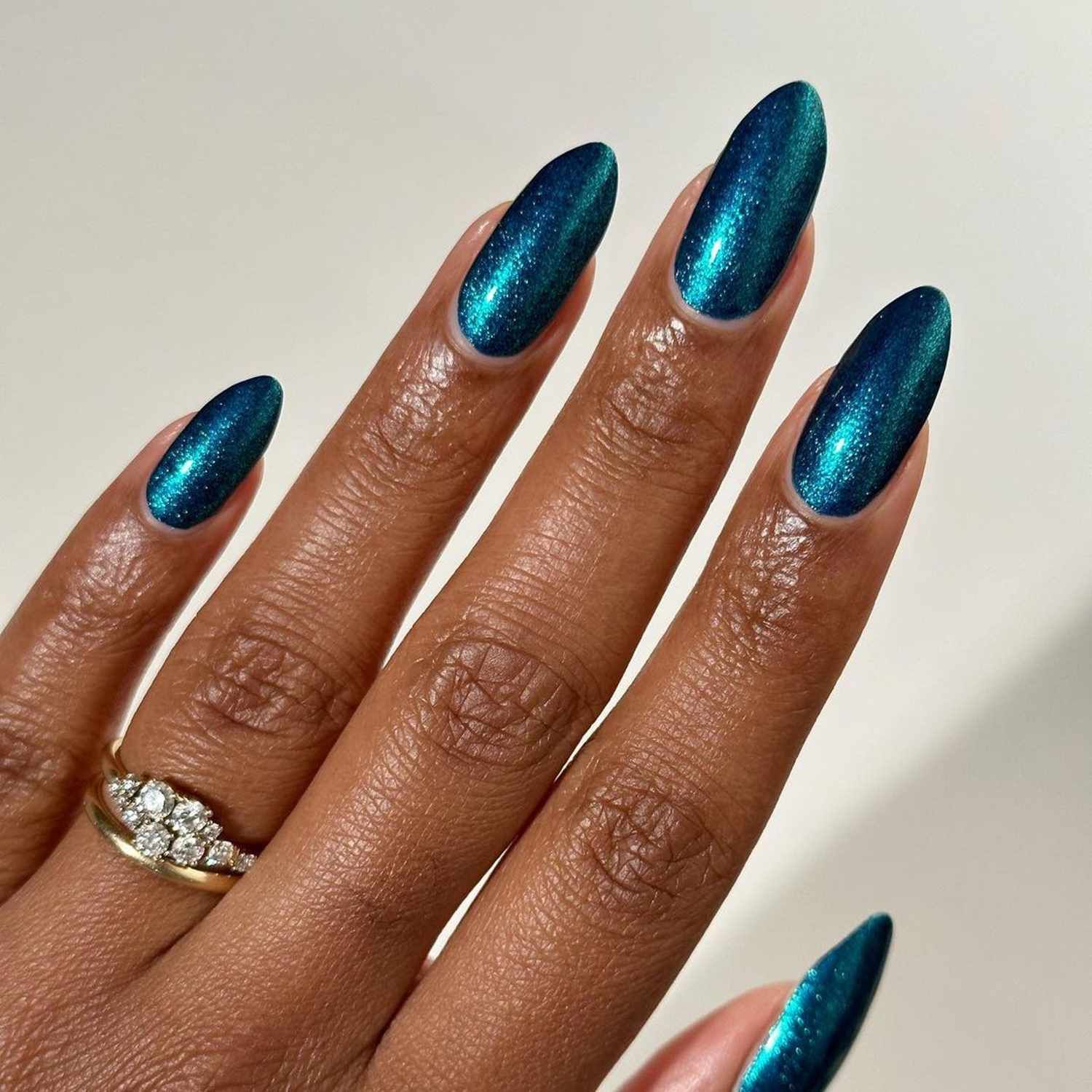 Short Oval Deep Teal Cat-Eye Nails Short Oval Deep Teal Cat-Eye Nails — Nails for Dark Skin