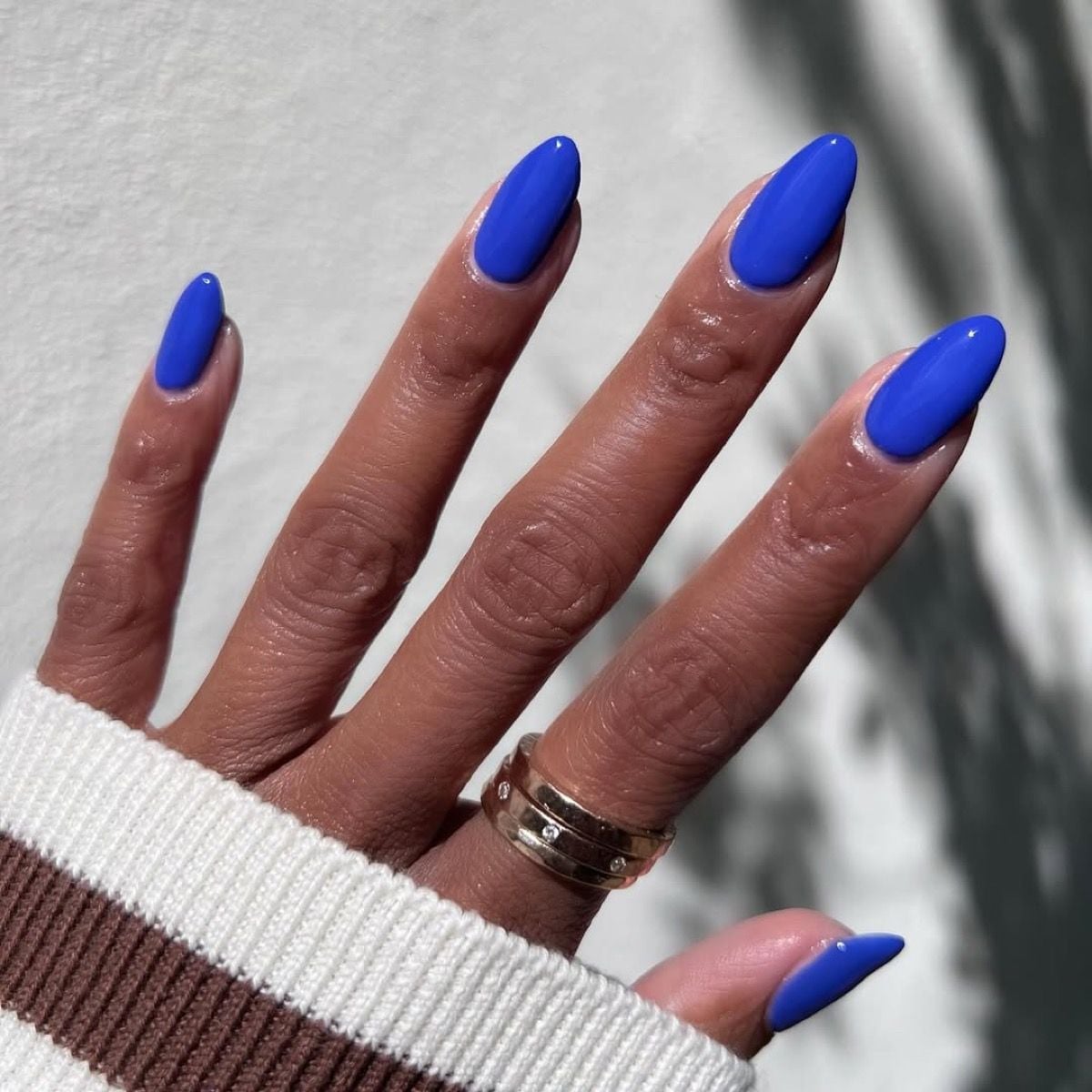 Medium Almond Electric Blue Glossy Nails Medium Almond Electric Blue Glossy Nails — Nails for Dark Skin