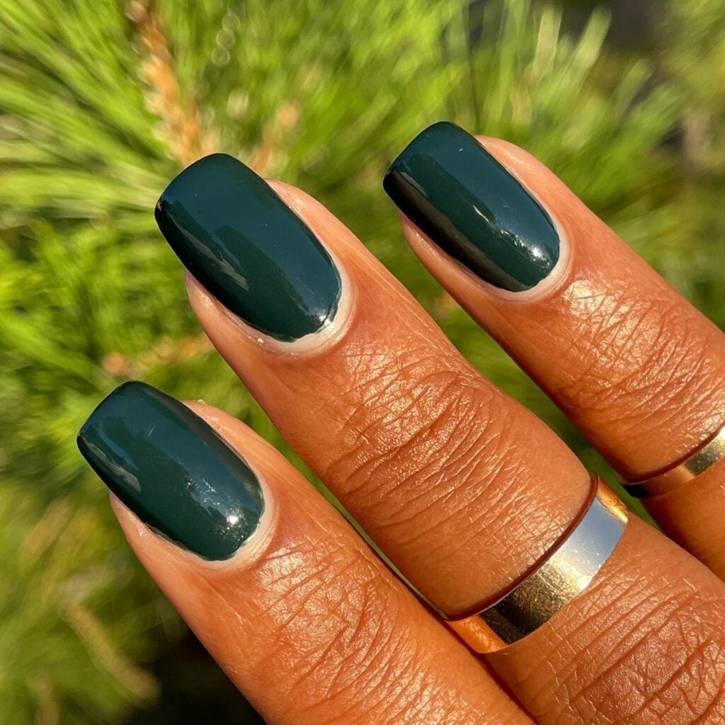 Short Square Emerald Green Glossy Nails Short Square Emerald Green Glossy Nails — Nails for Dark Skin
