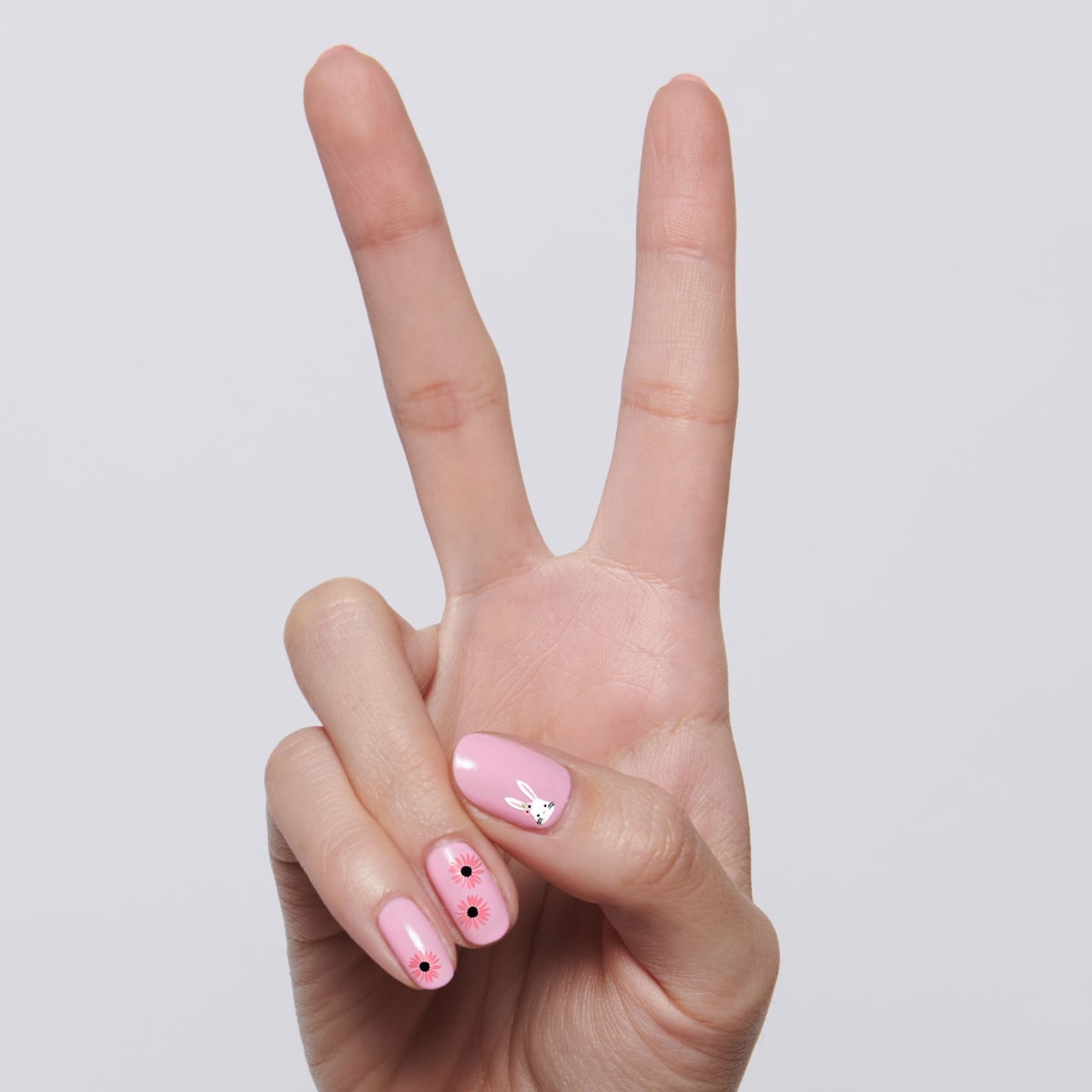 Light Pink Short Oval Bunny Flower Accent Nails Light Pink Short Oval Bunny Flower Accent Nails — Nails for Everyday