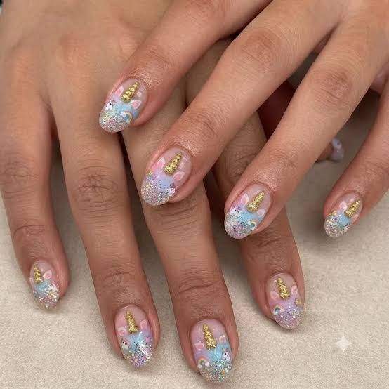 Short Rounded Nails With Gold Unicorn Horns And Glitter Gradient Short Rounded Nails With Gold Unicorn Horns And Glitter Gradient — Nails for Kids