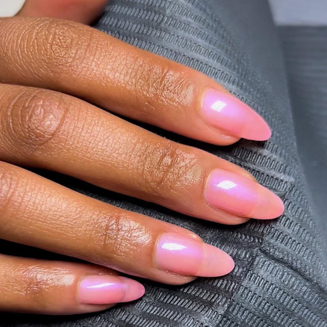 Sheer Pink Pearlescent Chrome Medium Almond Nails Sheer Pink Pearlescent Chrome Medium Almond Nails — Nails for Pink Dress