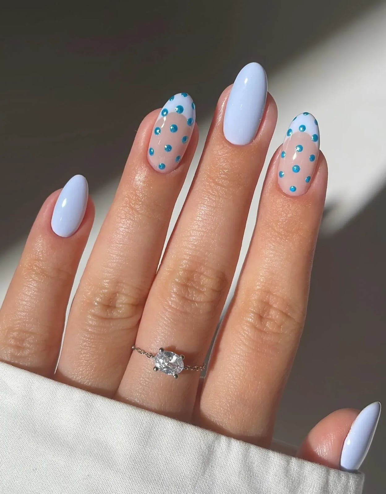Short Oval Light Blue With Blue Polka Dots Short Oval Light Blue With Blue Polka Dots — Nails for Tweens