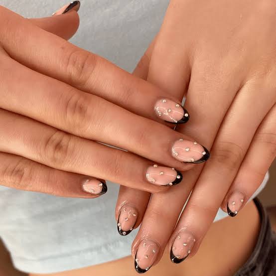Short Almond Black French With Rhinestones Short Almond Black French With Rhinestones — Nails for Tweens