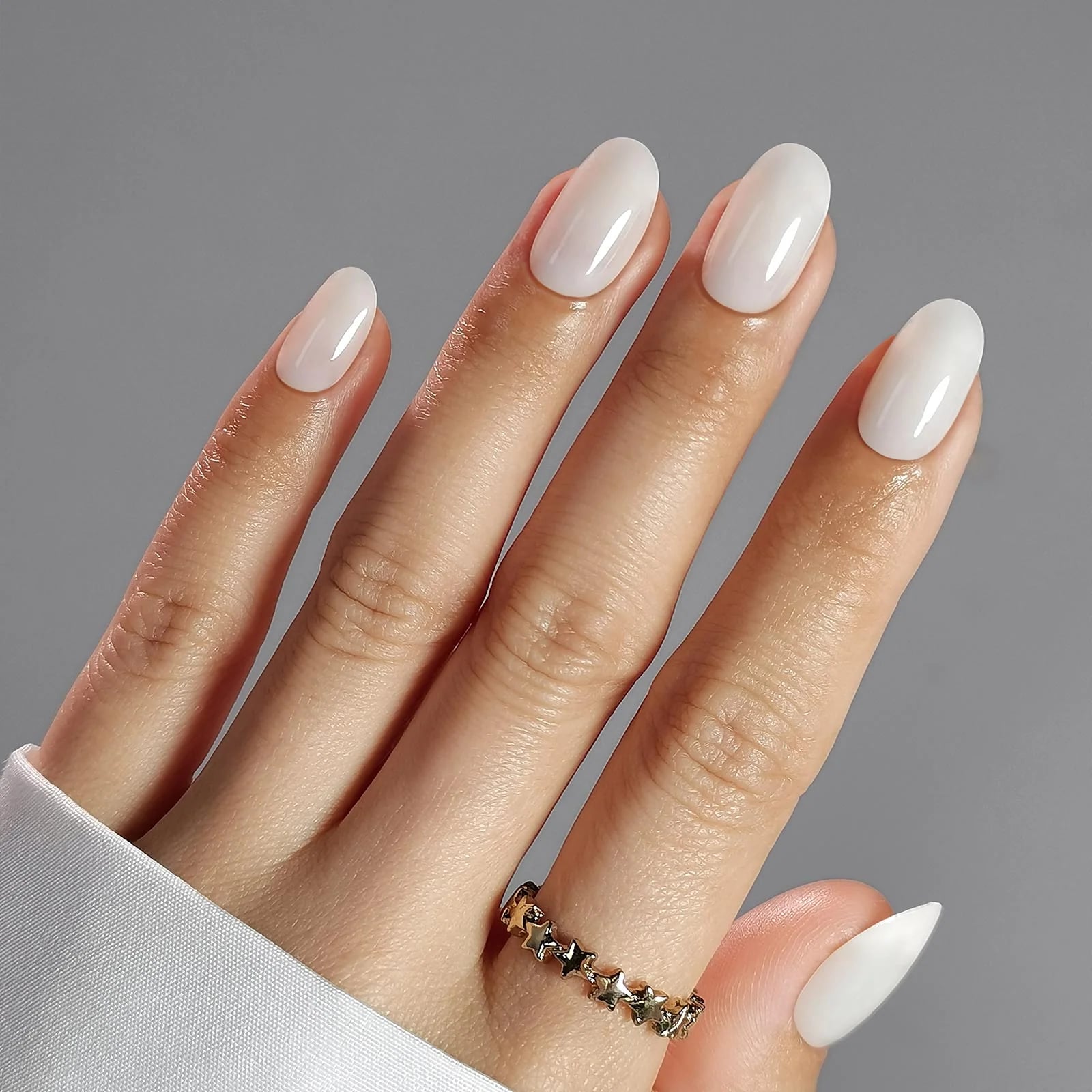 Short Oval Opaque Milky White Nails — Nails for White Dress