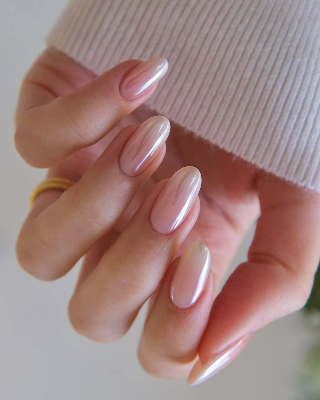 Medium Oval Sheer Milky Pink Pearlescent Nails — Nails for White Dress