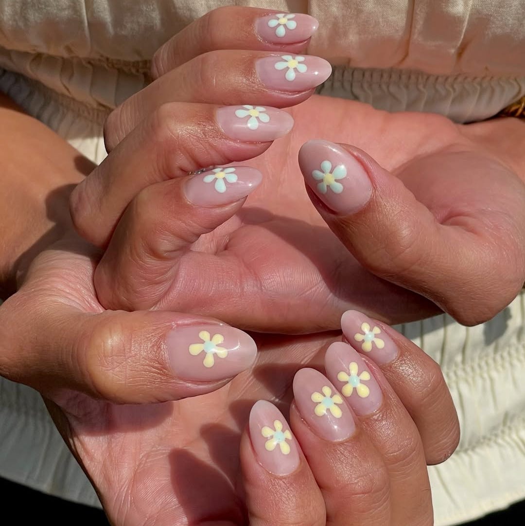 Sheer Nude Short Oval Nails With Pastel Flowers — Natural Nails
