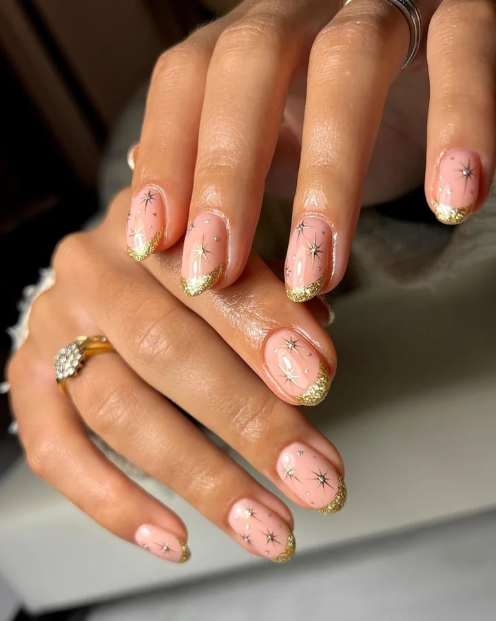 Pale Pink Oval Nails With Gold Glitter French Tips — Natural Nails