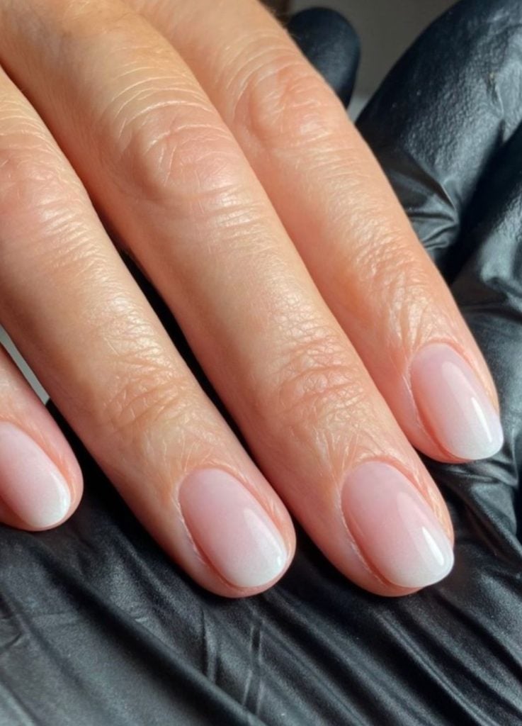 Sheer Nude French Tip Short Square Nails, полупрозрачный нюдовый — Natural Nails