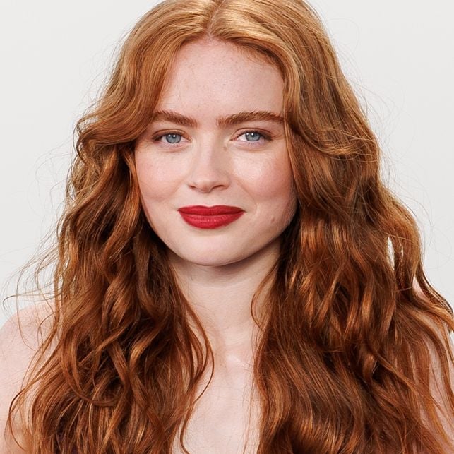 Mid-Back Copper Red Waves With Curtain Bangs Mid-Back Copper Red Waves With Curtain Bangs — Natural Red Hair