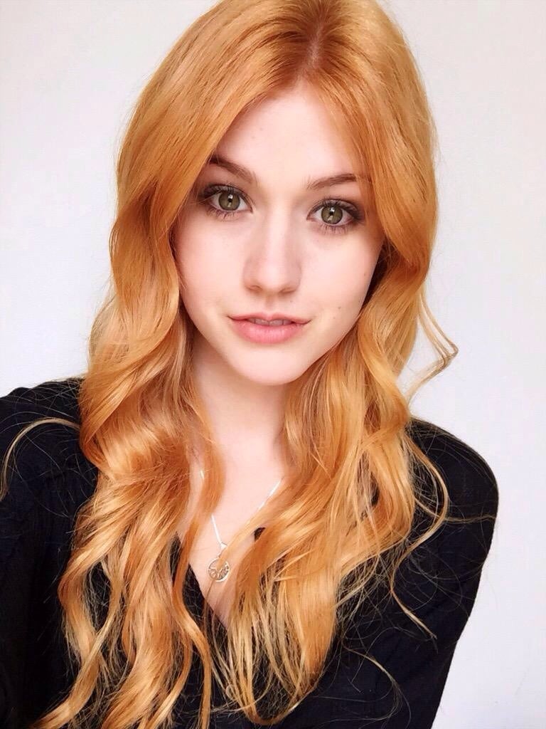 Shoulder Natural Warm Red Loose Waves Shoulder Natural Warm Red Loose Waves — Natural Red Hair
