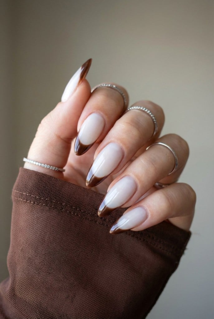Classic Neutral Beige Short Oval Nails, Glossy — Neutral Nails
