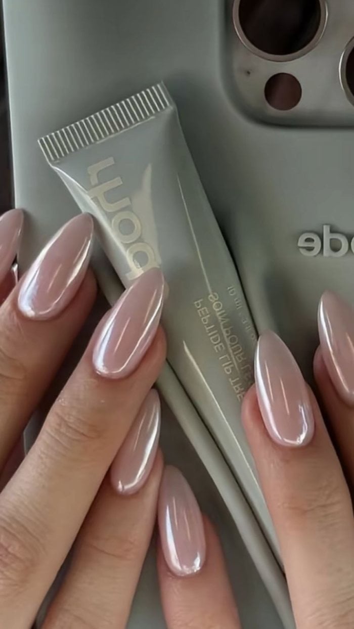 Pearlescent Chrome Neutral Beige-Pink Long Almond Nails — Neutral Nails