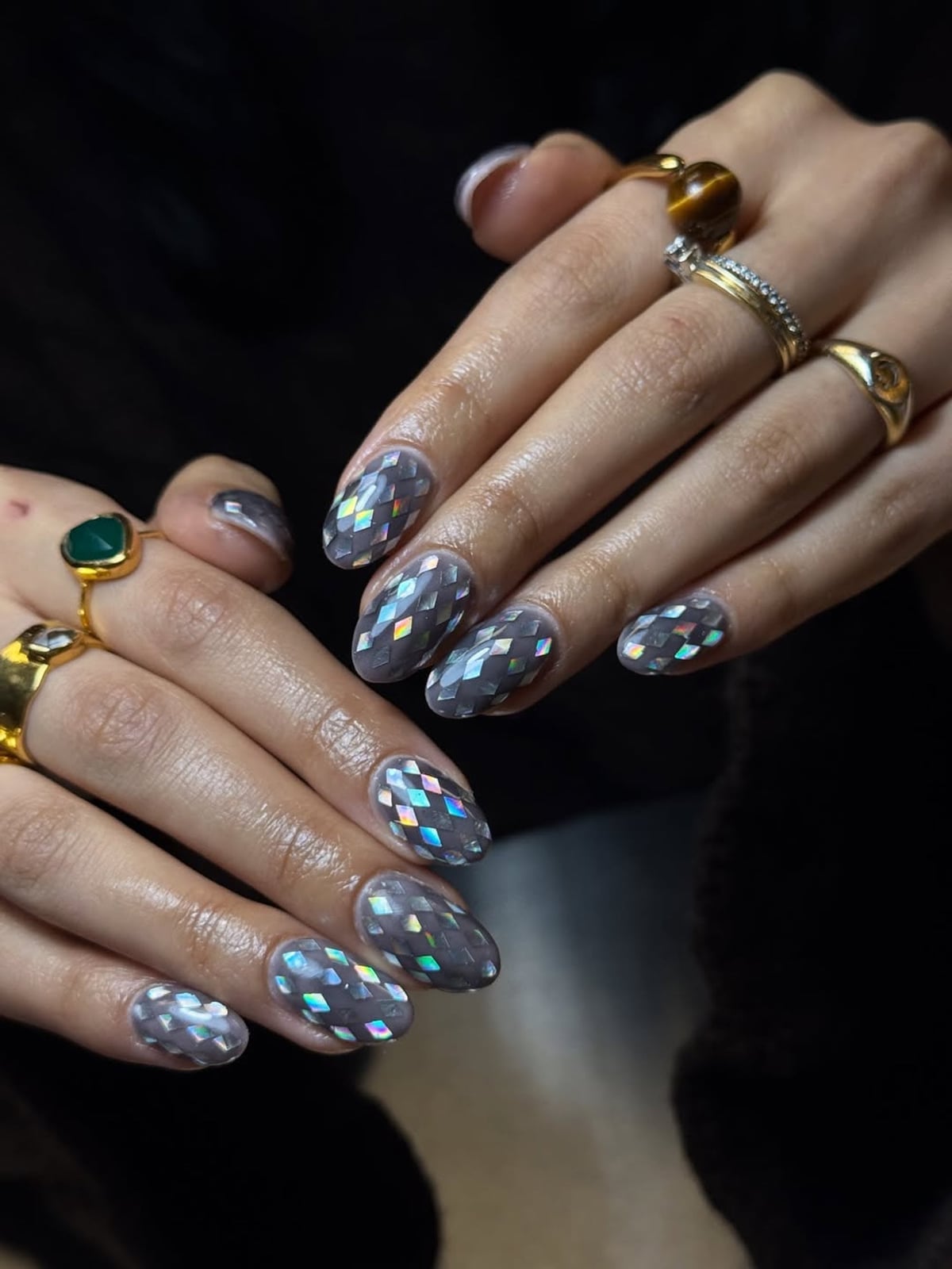 Medium Oval Holographic Gray Nails Medium Oval Holographic Gray Nails — New Years Nails
