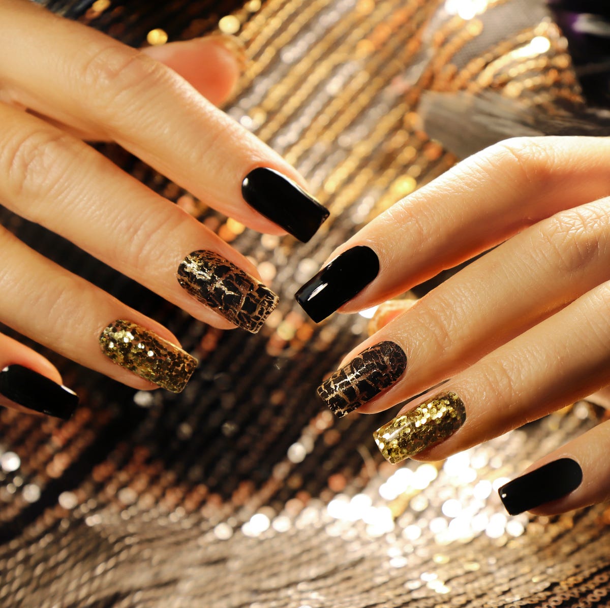 Medium Square Black Gold Foil Nails Medium Square Black Gold Foil Nails — New Years Nails