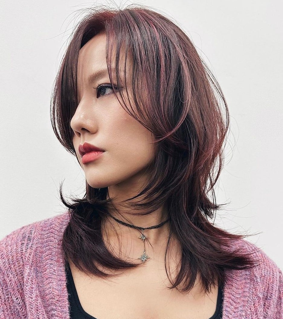 Collarbone Octopus With Pink And Purple Highlights Collarbone Octopus With Pink And Purple Highlights — Octopus Haircut
