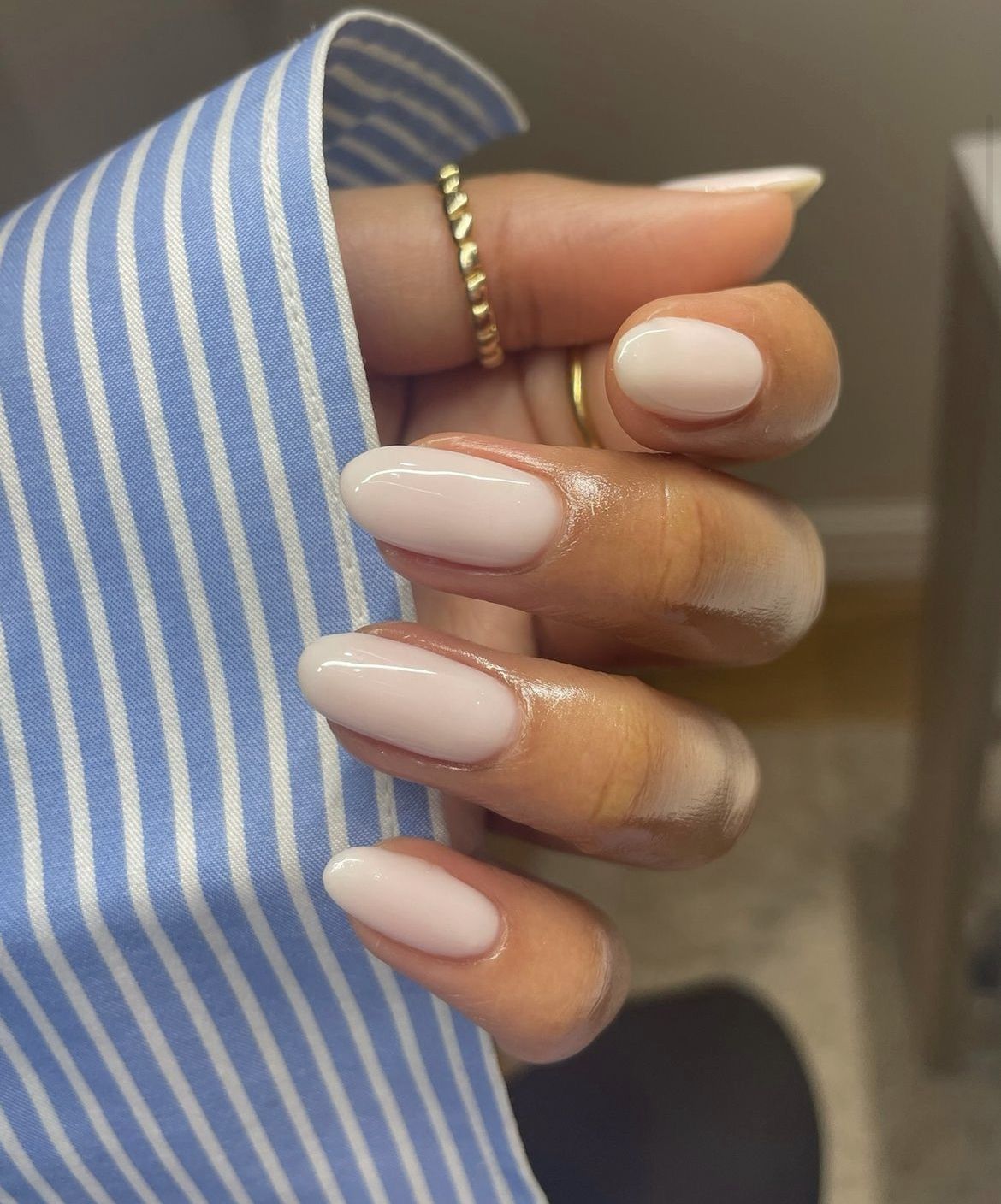 Glossy Sheer Milky Nude Short Oval Nails — Office Nails