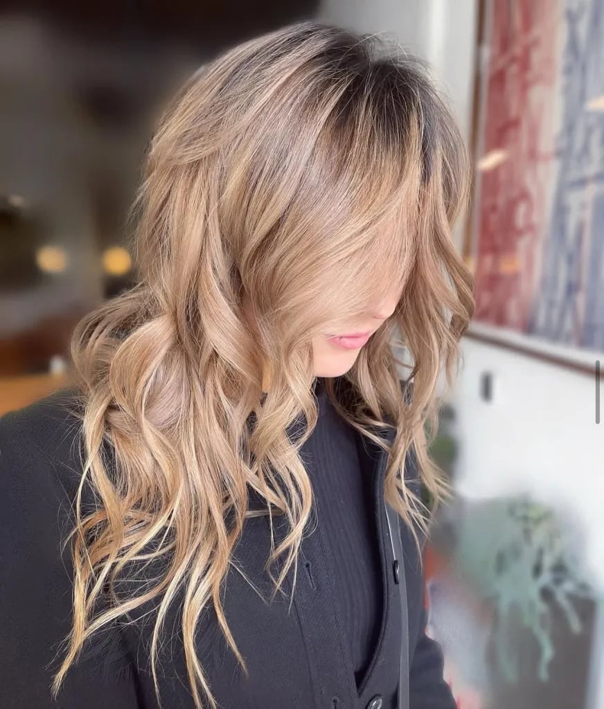 Collarbone Dark Blonde With Ash Blonde Highlights, Wavy — Old Money Blonde